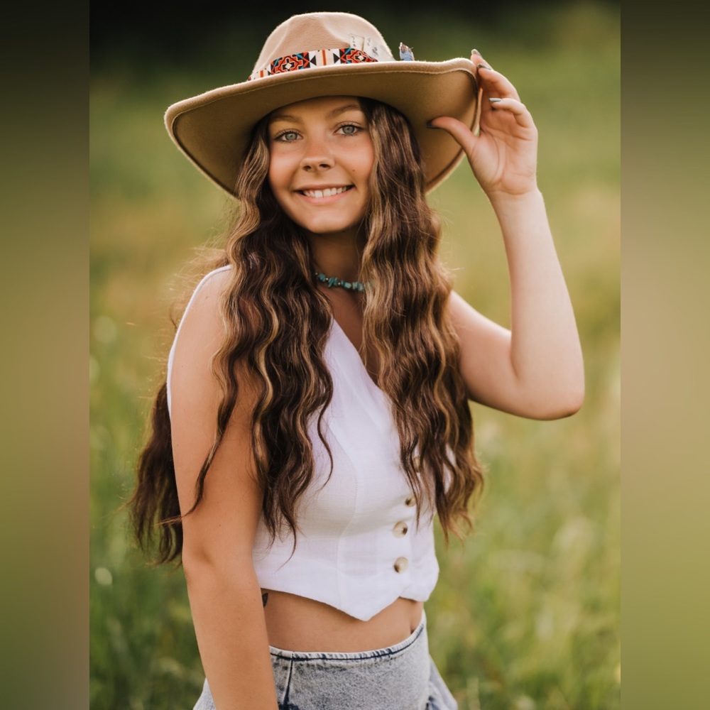 Meet your Posher, Addy